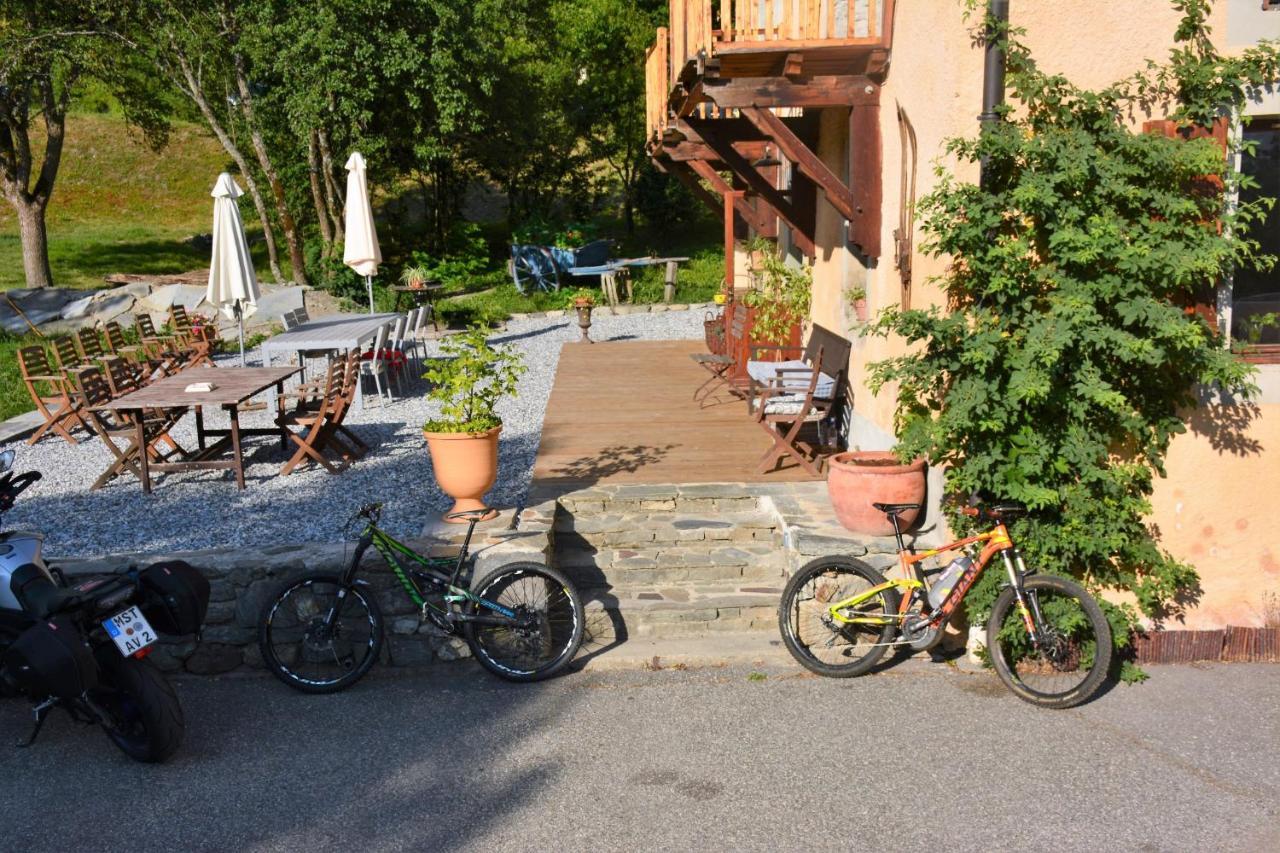 Gite-Auberge De Montvilliers Aime Exterior foto